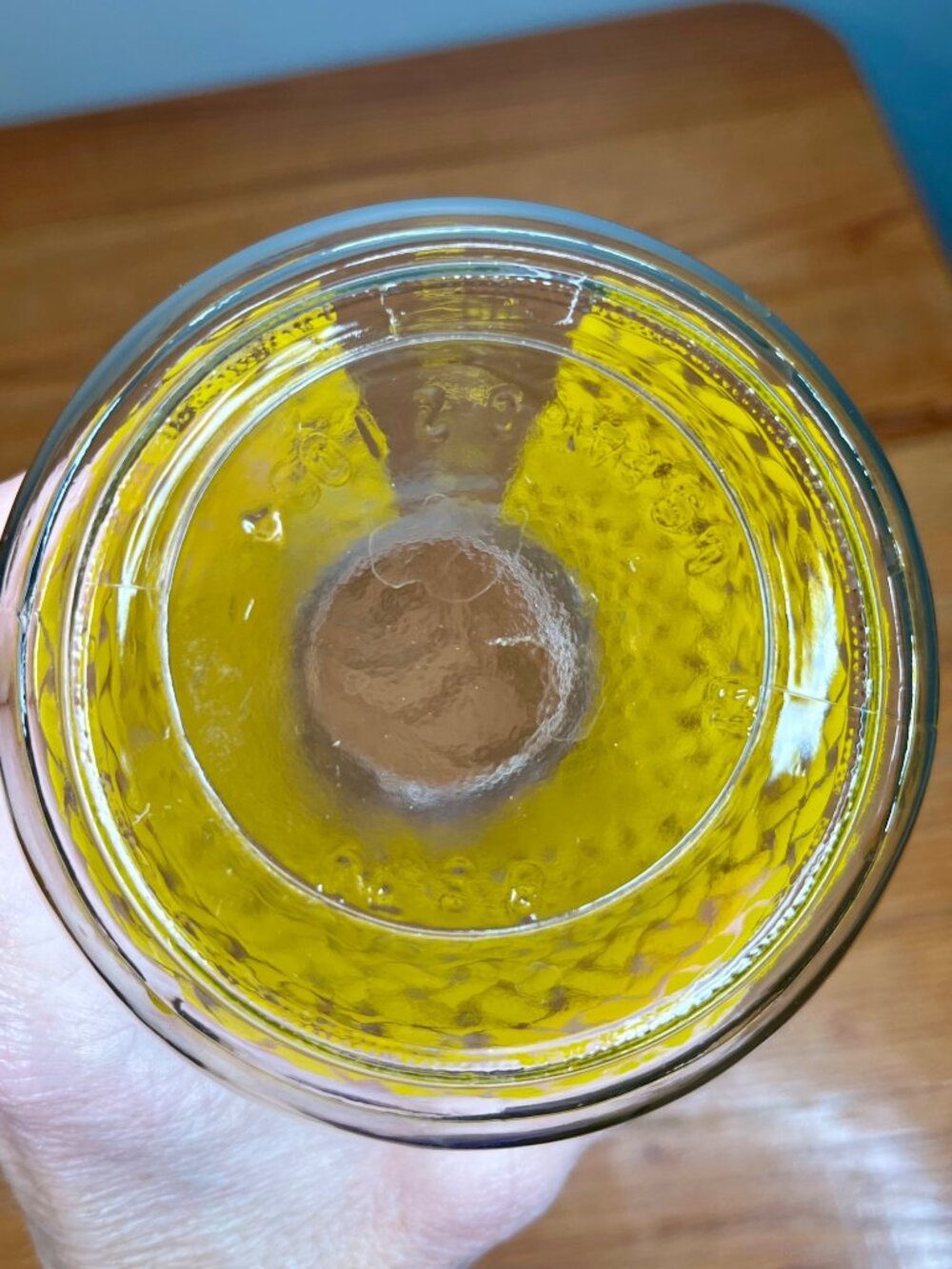 Vintage Folger's glass carafe with lid. Bright yellow basket weave design. Measu - Picture 9 of 9